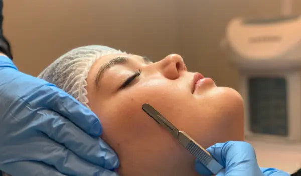 Dermablading / Dermaplaning Skin Treatment